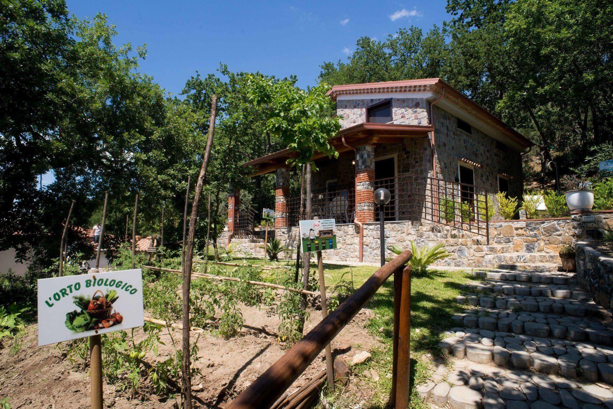 Residenza Lombardi Hostal Ascea Exterior foto